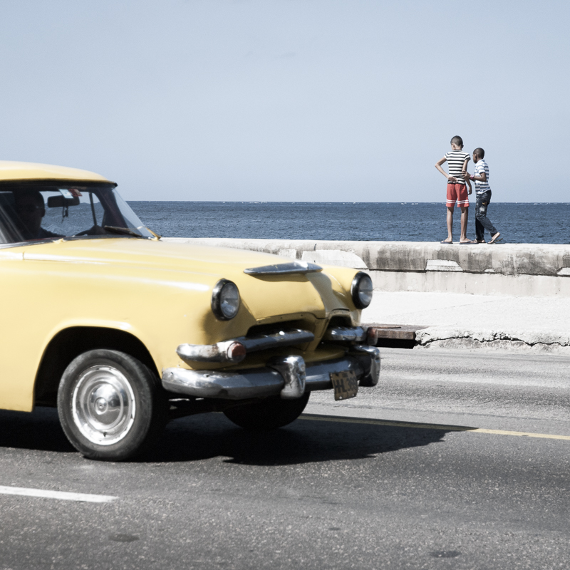 A donde van 12 - voiture sur la jetée, tirage photo fine art - cbaud